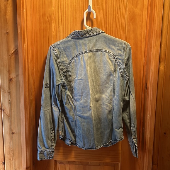 Harley Davidson - Distressed Jean, w/ Studded Collar Button-Up Shirt - Medium - Picture 3 of 5